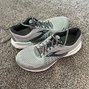 Brooks Adrenaline 21 size 9(M)